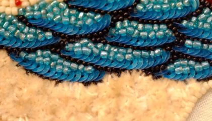 青い鳥羽根 刺繍