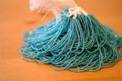 クリアブルーのビーズ