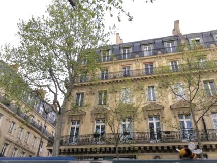 イギリスからパリへ